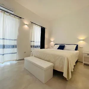 Via Giardini , Villasimius Italia